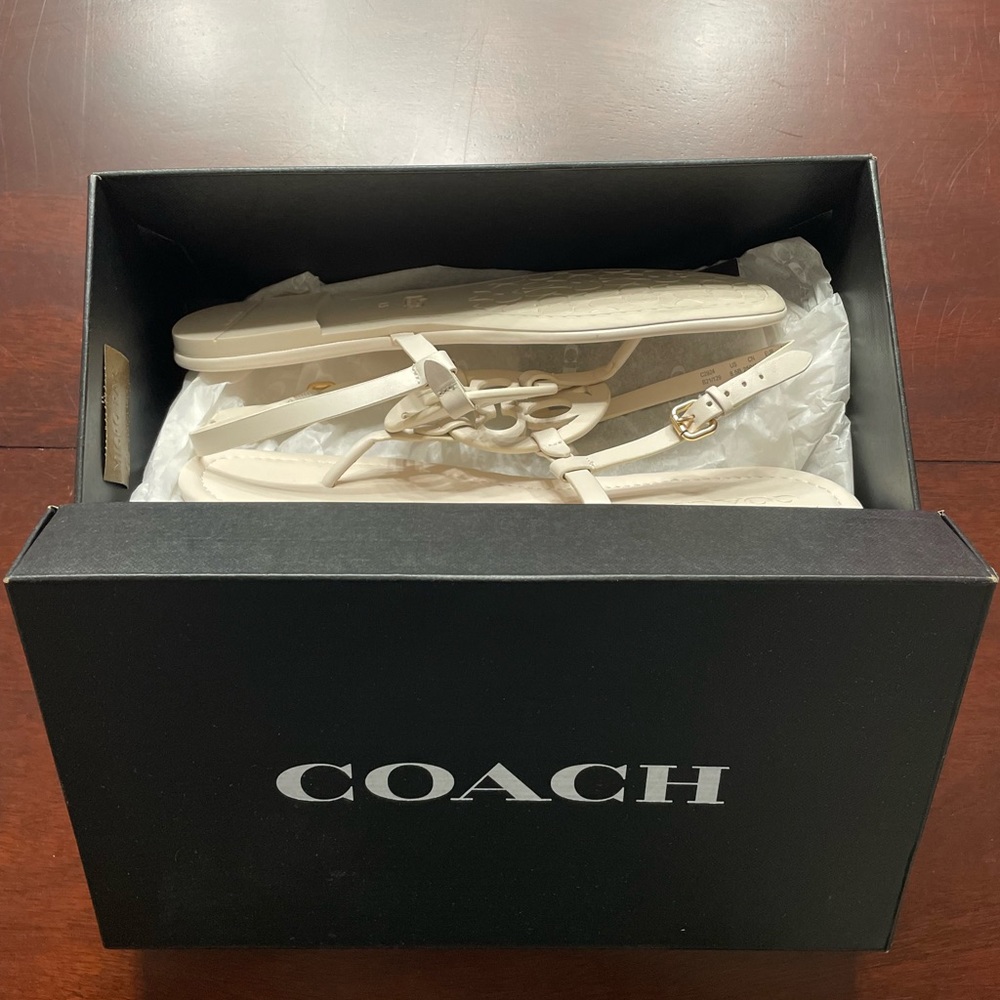 Coach - Picture 3 of 3